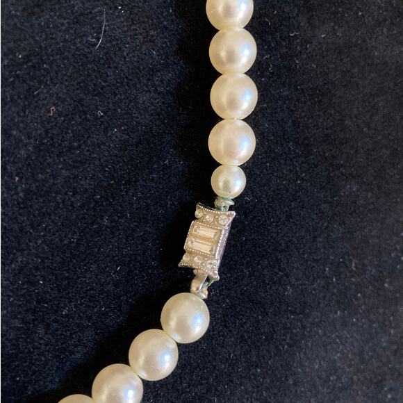 Vintage 1960s Faux Pearl Necklace with Bow Clasp | 27" long - Picture 2 of 3